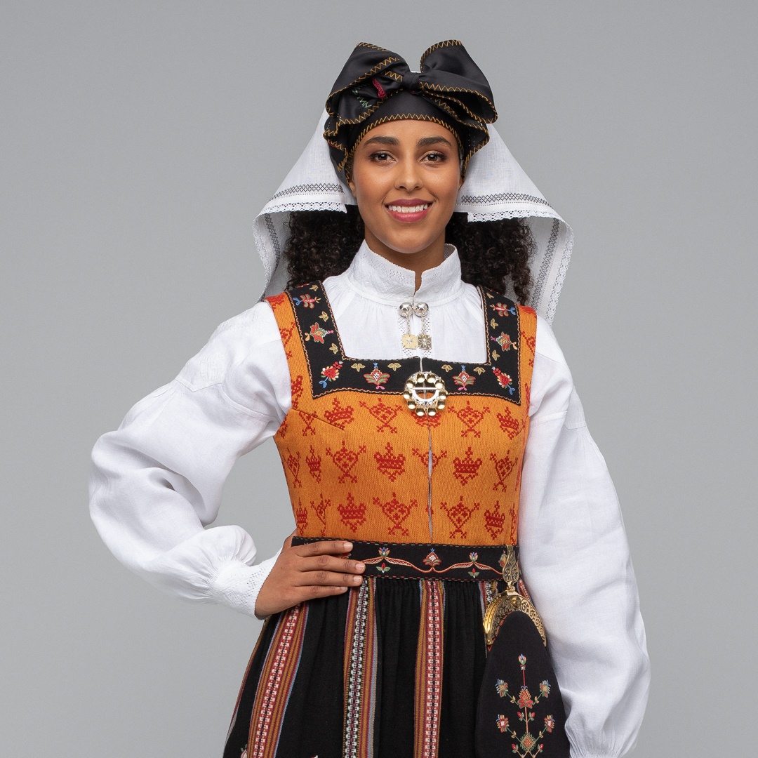 Bilde av Kvinnebunad Vigra